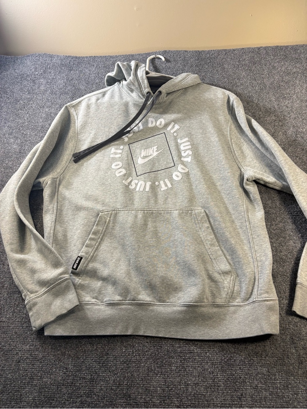 Nike Men’s Gray 'Just Do It' Pullover Hoodie size medium